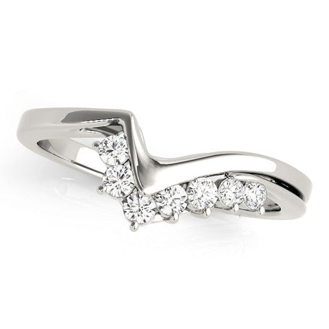 White gold V-Shaped Diamond Accent Band with Round Brilliant Stones and Prong Setting