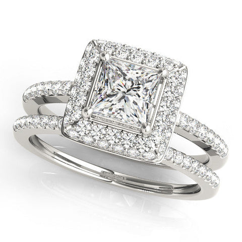 White gold Princess Cut Halo Pavé Solitaire Ring with Four-Prong Setting