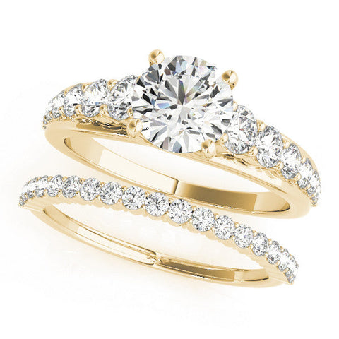 Yellow gold Heart Brilliant Diamond Pavé Band with Six-Prong Setting