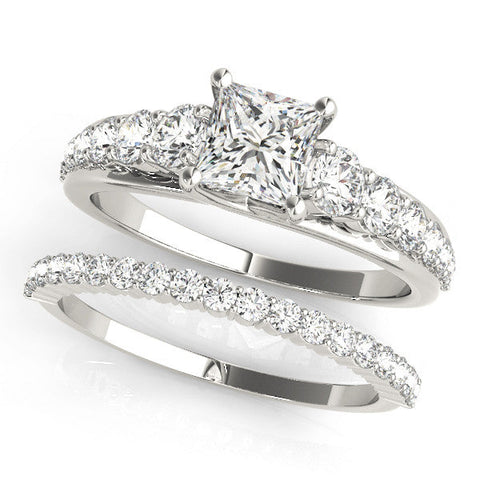 White gold Heart Cut Diamond Engagement Ring with Pavé Band and Four-Prong Setting