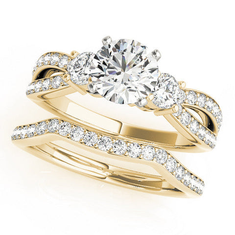 Yellow gold Three-Stone Heart Cut Diamond Twist Band with Prong Setting