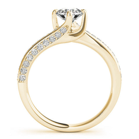 Yellow gold Round Solitaire Diamond Twist Band with Pavé Setting and Four-Prong Setting