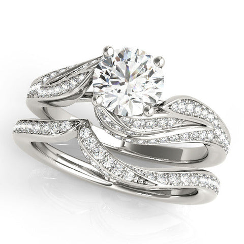 White gold Round Solitaire Twist Band with Pave Setting and Four-Prong Setting
