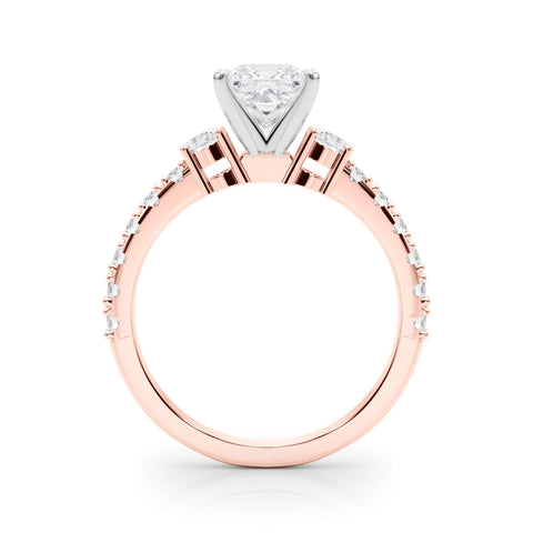 Rose gold Princess Cut Three-Stone Diamond Pavé Band with Prong Setting