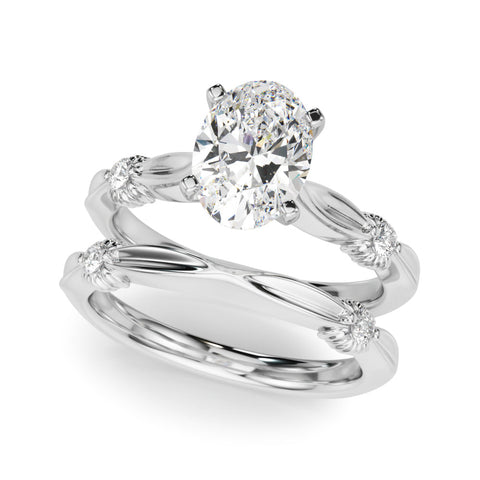 White gold Oval Solitaire Diamond Twisted Band with Four-Prong Setting