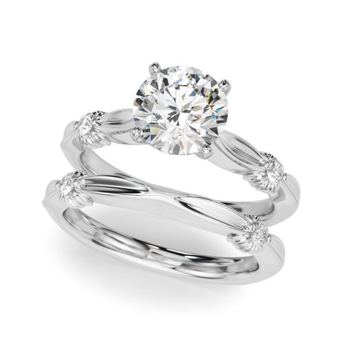 White gold Round Solitaire Diamond Twisted Band with Four-Prong Setting