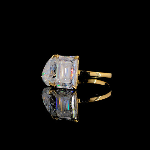 White gold Three-Stone Emerald and Pear Cut Gold Ring with Prong Setting