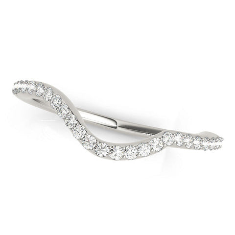 White gold Round Diamond Pavé Twist Band with Shared Prong Setting