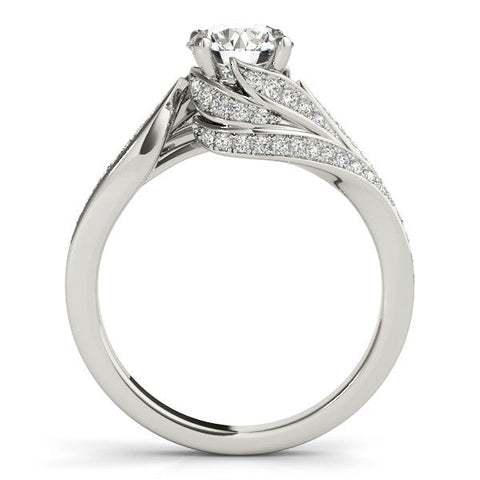 White gold Round Solitaire Twist Band with Pave Setting and Four-Prong Setting