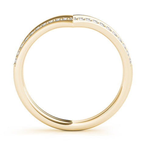 Yellow gold Pavé Round Diamond Chevron Band with Channel Setting