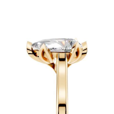 Yellow gold Pear Cut Solitaire Diamond Ring with Flower-Prong Setting and Classic Band