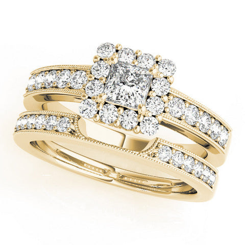 Yellow gold Princess Cut Halo Diamond Pavé Engagement Ring with Milgrain Detailing