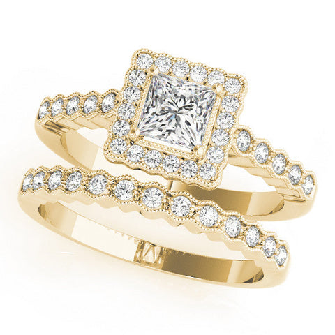 Yellow gold Princess Cut Halo Pavé Solitaire Ring with Milgrain Band