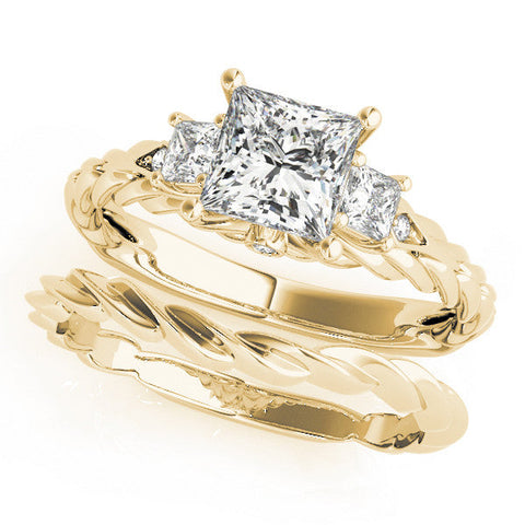 Yellow gold Princess Cut Three-Stone Braided Band Ring with Four-Prong Setting